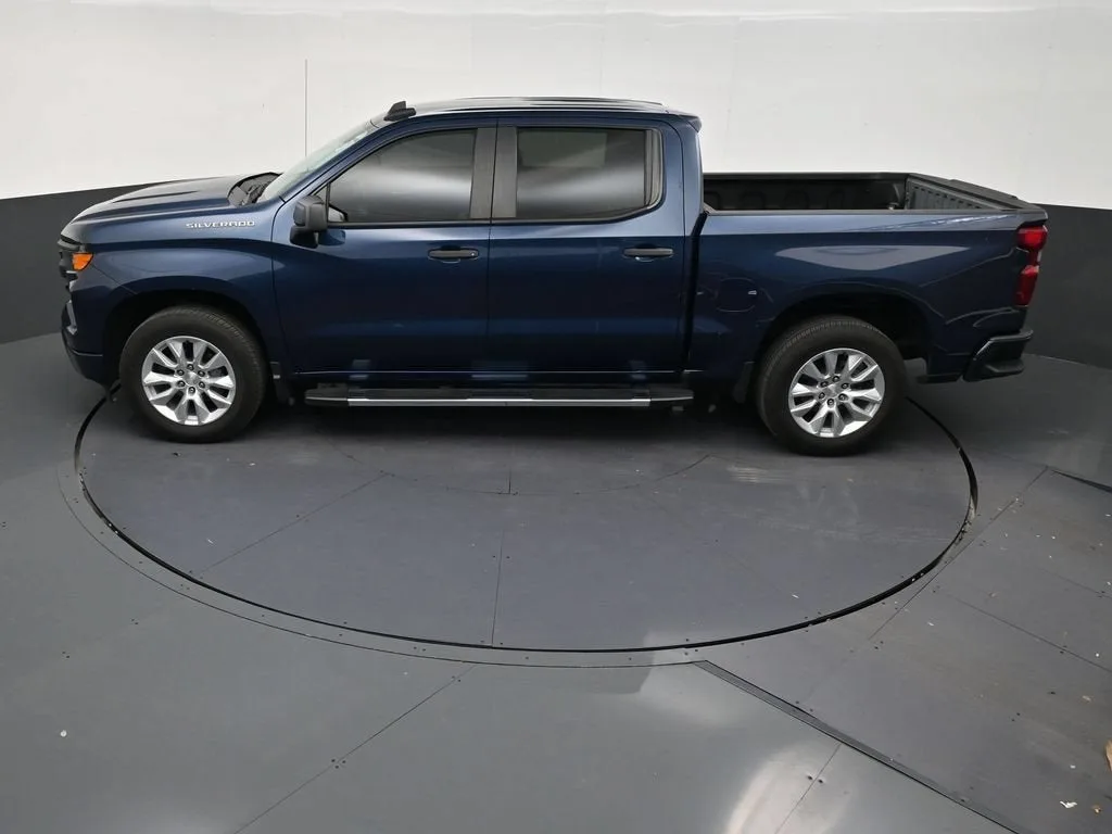 2023 Chevrolet Silverado 1500 Custom photo 12