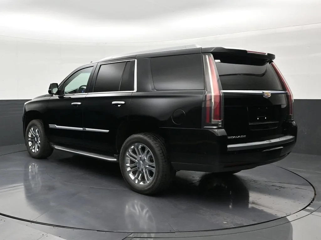 2020 Cadillac Escalade 2WD Standard photo 3