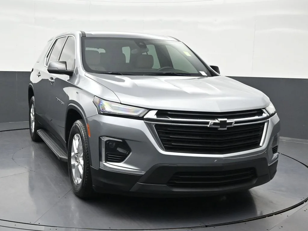 2023 Chevrolet Traverse LS photo 8
