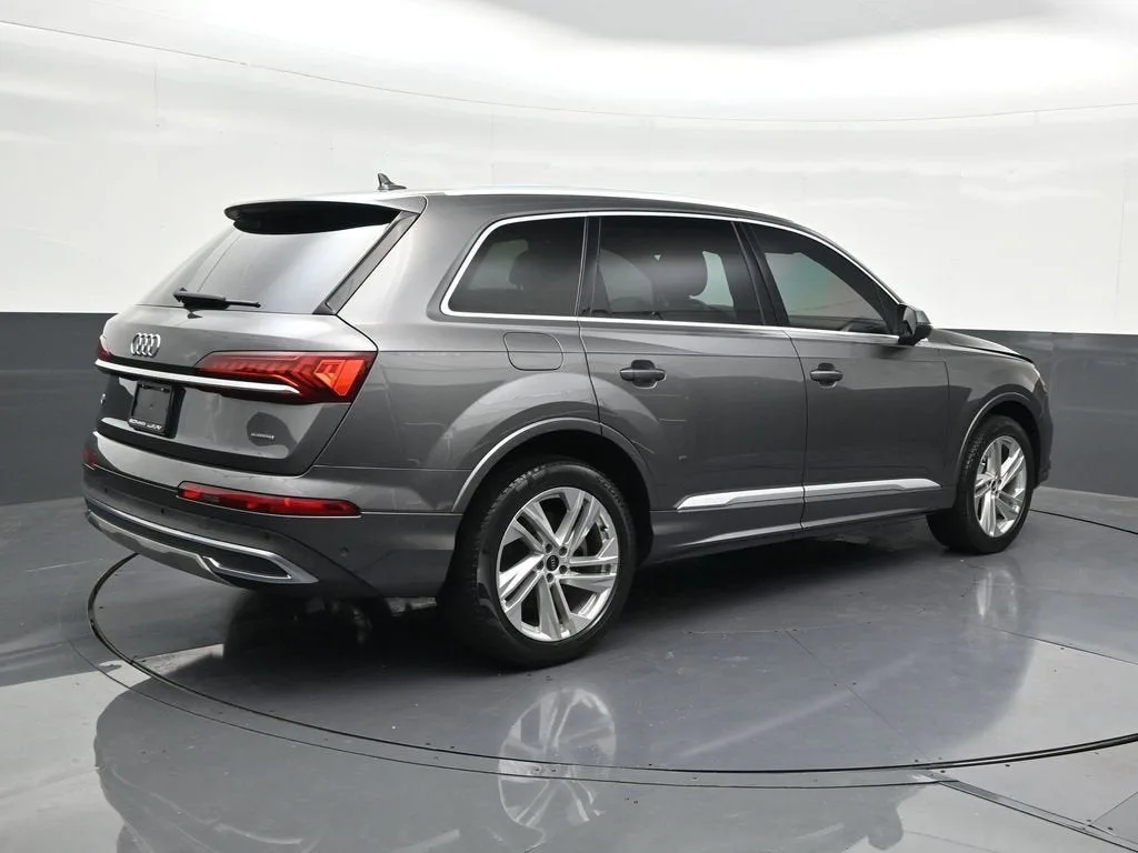 2021 Audi Q7 Premium Plus 45 TFSI quattro Tiptronic photo 5