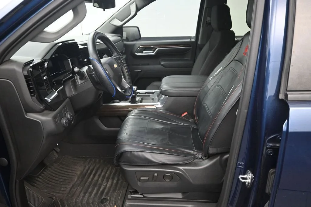 2023 Chevrolet Silverado 1500 LT photo 10