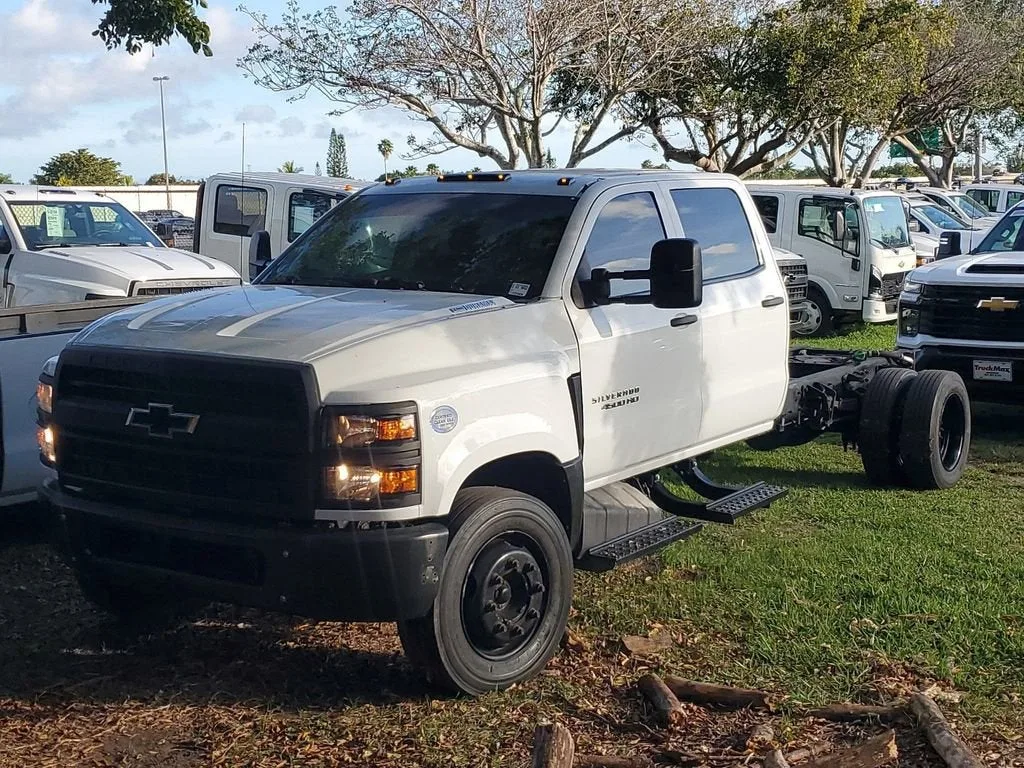 2021 Chevrolet Silverado 4500 HD Work Truck photo 2