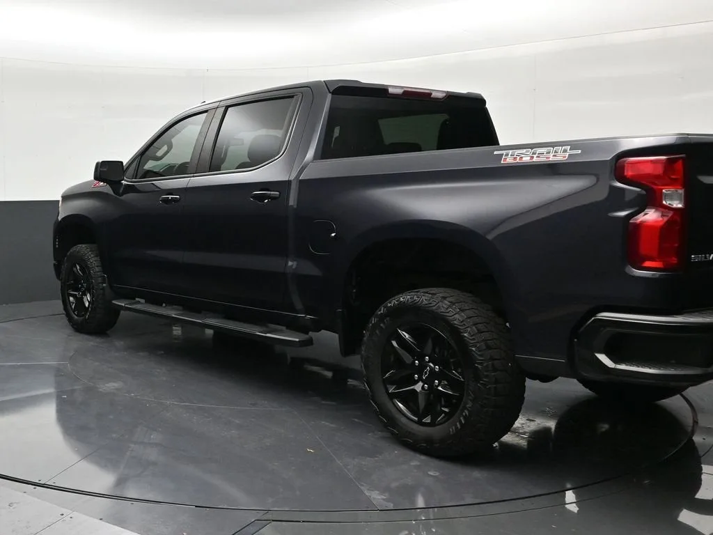 2023 Chevrolet Silverado 1500 LT Trail Boss photo 3
