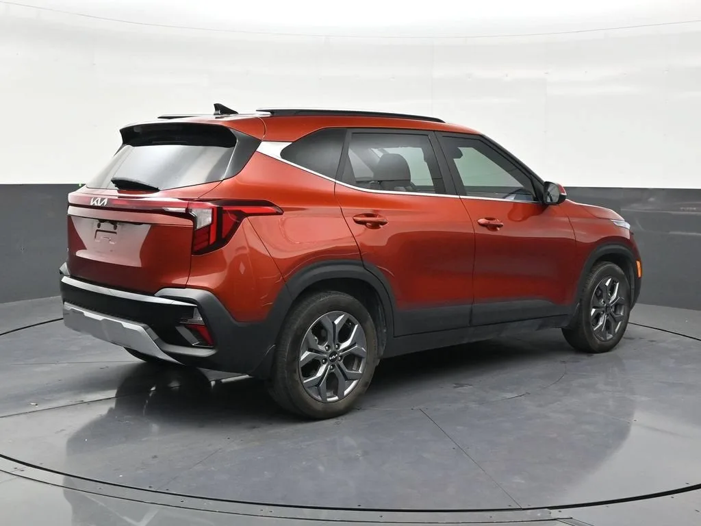 2024 Kia Seltos S photo 5