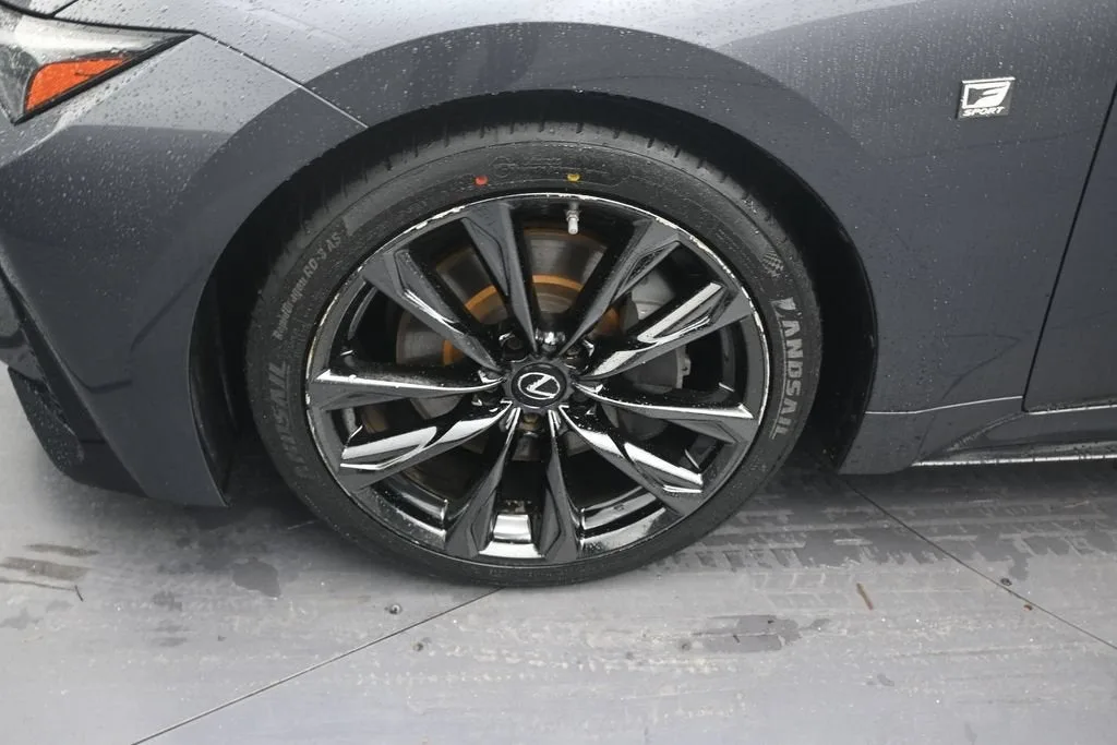 2021 Lexus IS 350 F SPORT photo 9