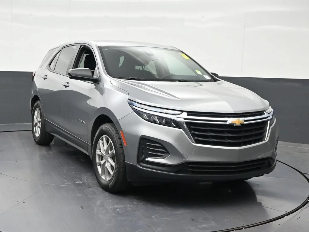 2023 Chevrolet Equinox LS photo 8