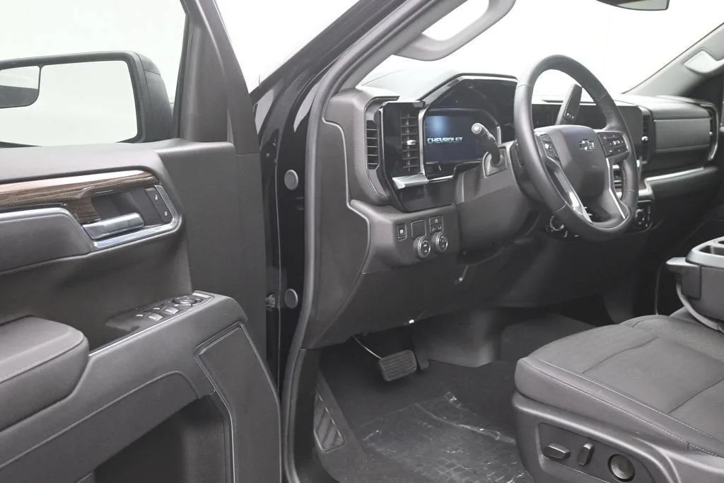2026 Chevrolet Silverado 1500 RST photo 11