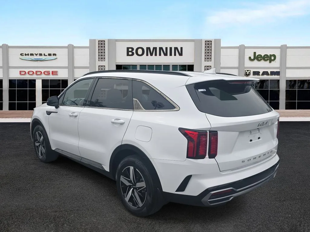 2022 Kia Sorento S photo 4