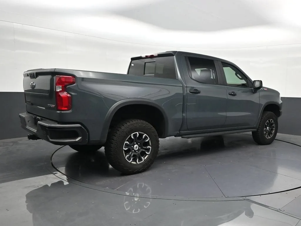 2026 Chevrolet Silverado 1500 ZR2 photo 5