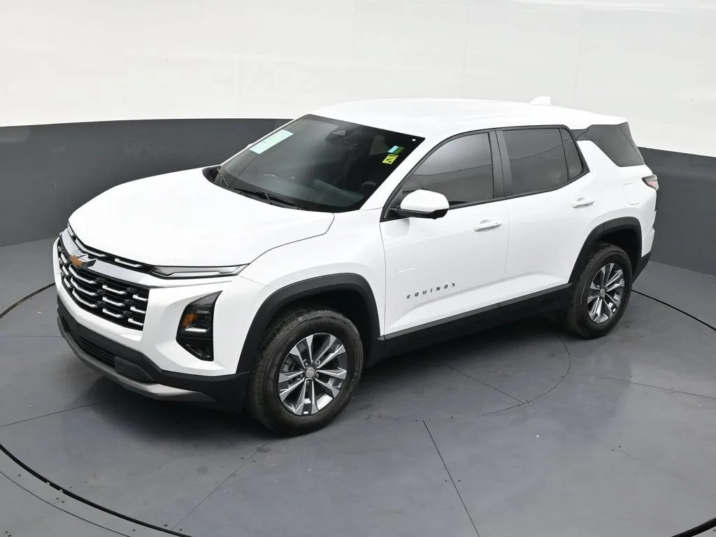 2025 Chevrolet Equinox LT photo 11