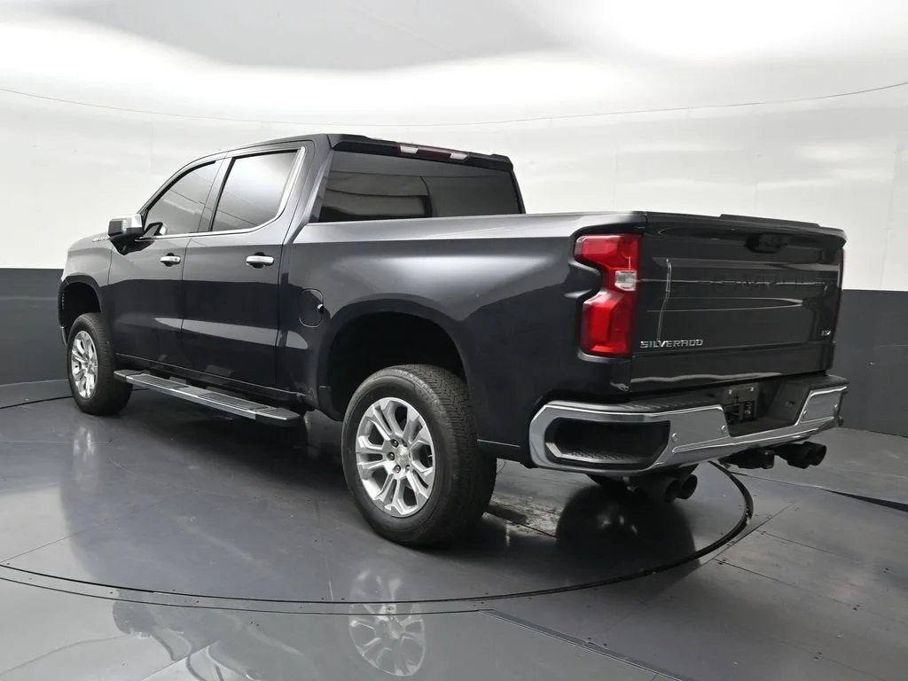 2023 Chevrolet Silverado 1500 LTZ photo 3