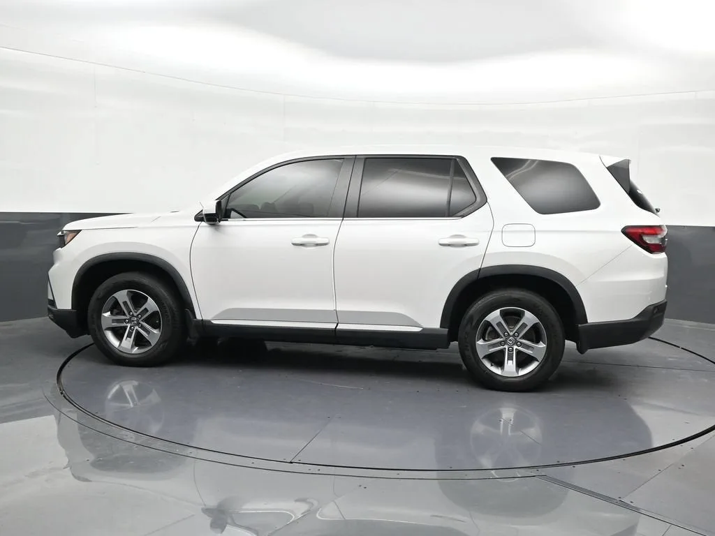 2023 Honda Pilot 2WD EX-L 8 Passenger photo 2
