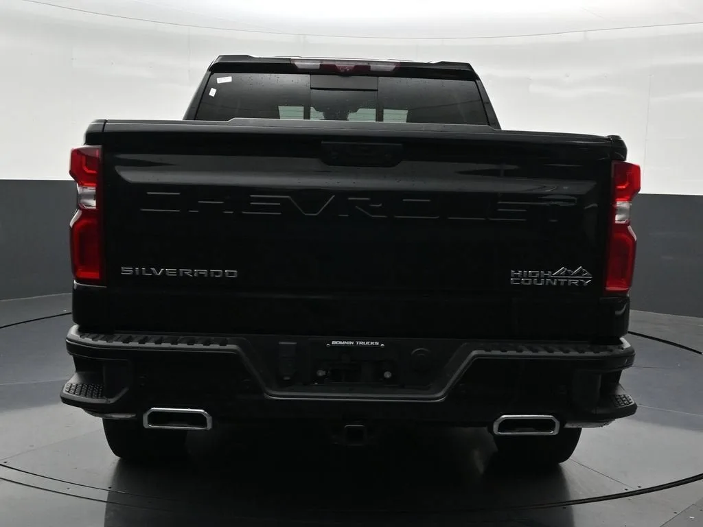 2023 Chevrolet Silverado 1500 High Country photo 4