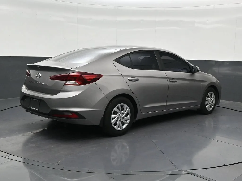2020 Hyundai Elantra SE photo 5