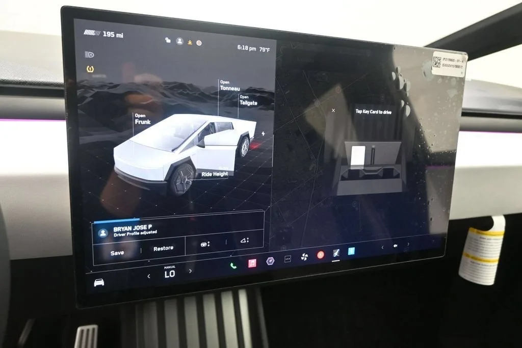 2024 Tesla Cybertruck All-Wheel Drive photo 10