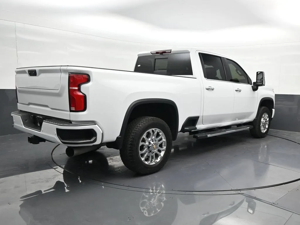 2025 Chevrolet Silverado 2500 HD LTZ photo 5