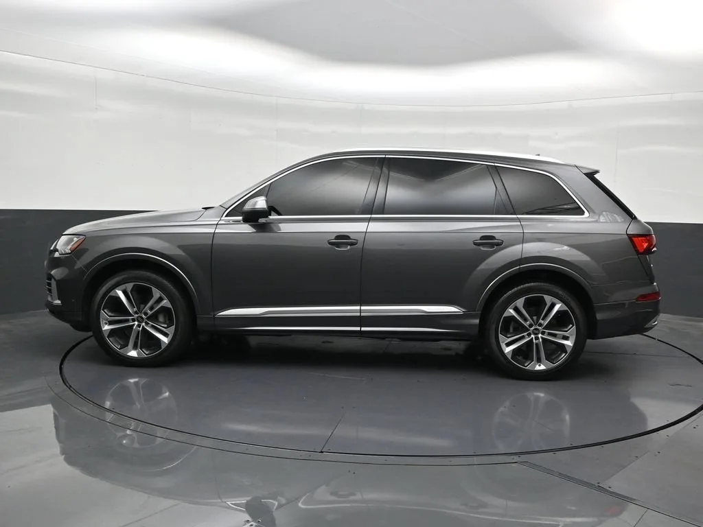 2023 Audi Q7 Premium Plus 55 TFSI quattro Tiptronic photo 2
