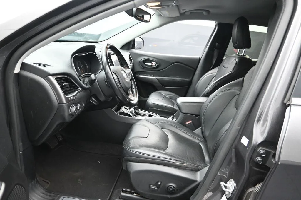 2020 Jeep Cherokee Limited photo 10