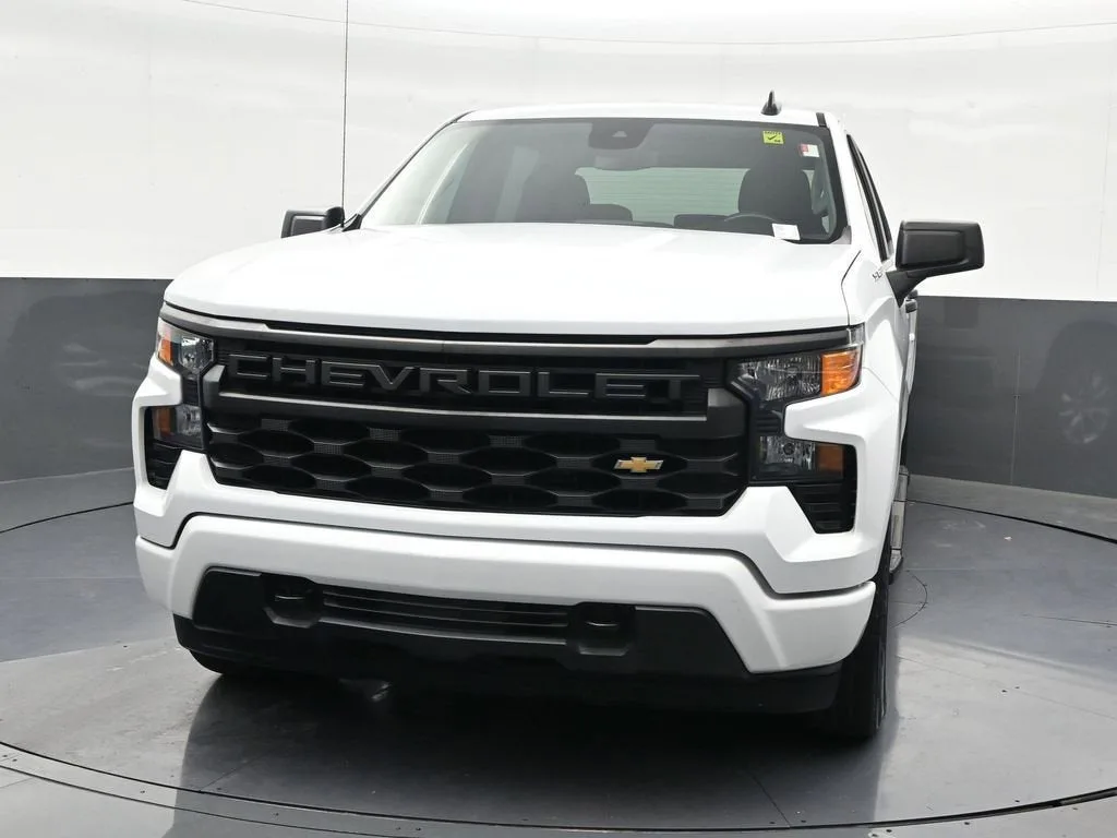 2023 Chevrolet Silverado 1500 Custom photo 9