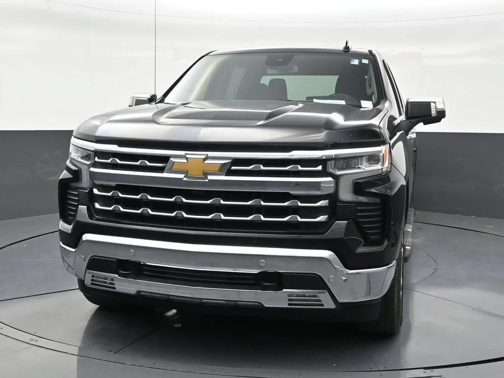 2024 Chevrolet Silverado 1500 LTZ photo 8