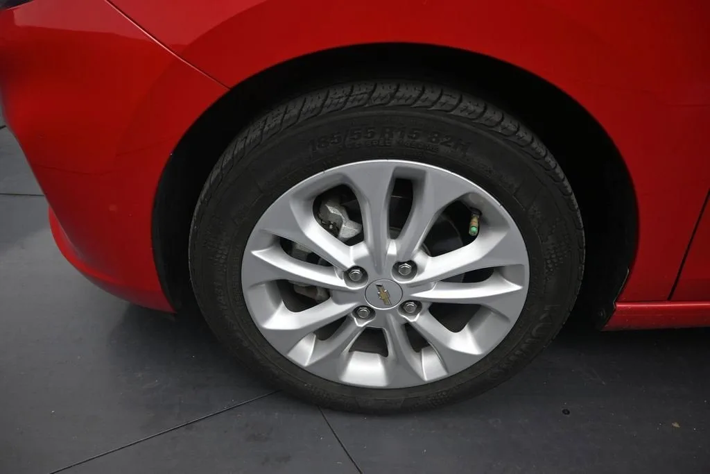 2019 Chevrolet Spark LT photo 9