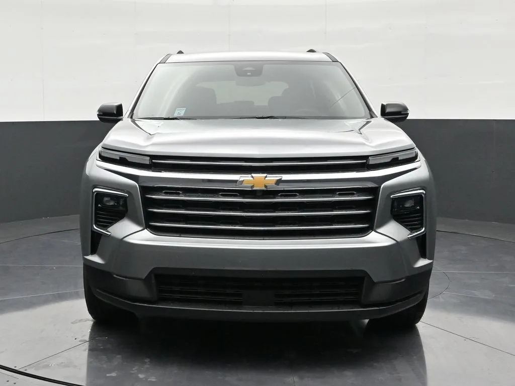 2026 Chevrolet Traverse LT photo 8