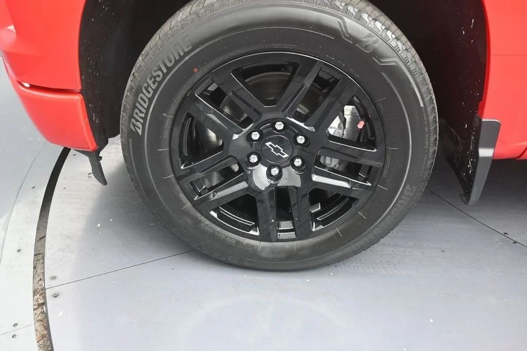 2023 Chevrolet Silverado 1500 Custom photo 9