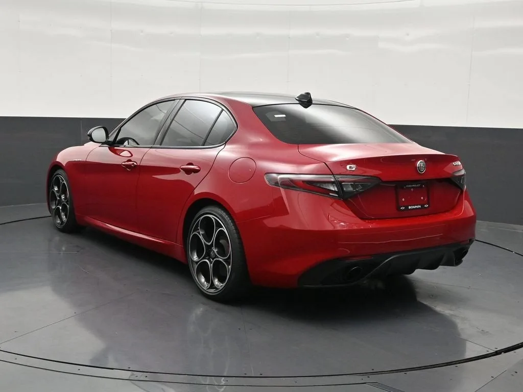 2025 Alfa Romeo Giulia RWD photo 3