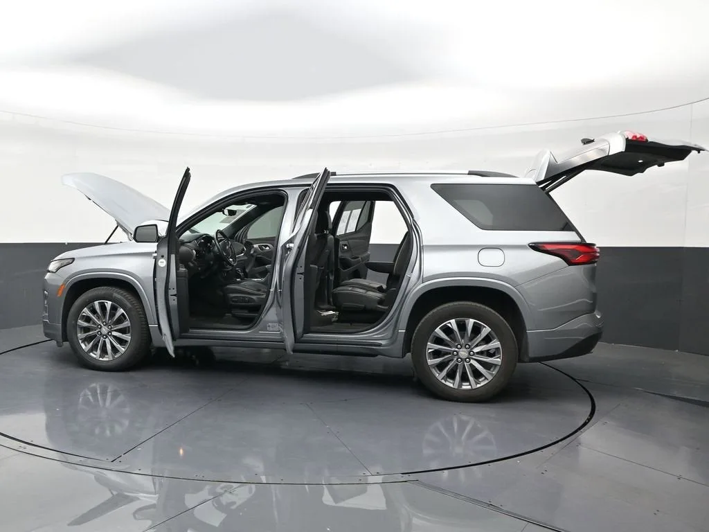 2023 Chevrolet Traverse Premier photo 30