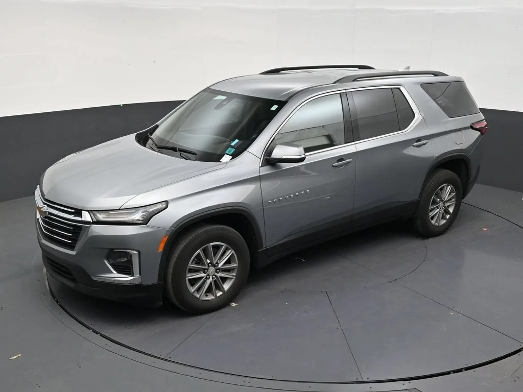 2023 Chevrolet Traverse LT Cloth photo 12