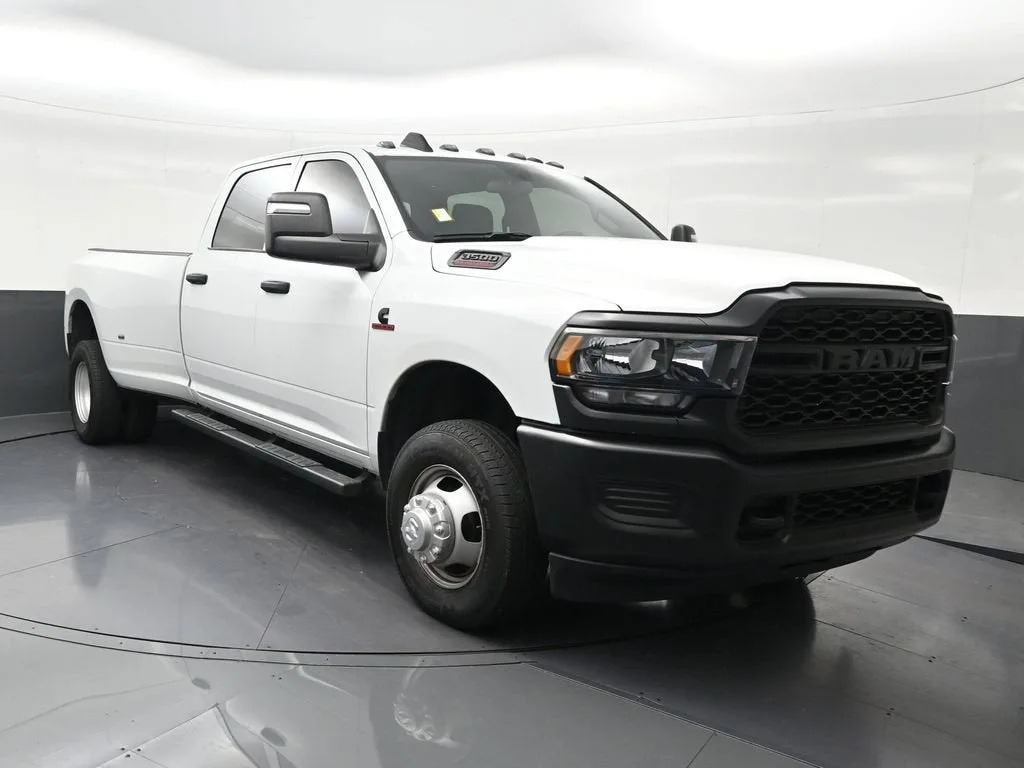 2024 RAM 3500 Tradesman Crew Cab 4x4 8' Box photo 8