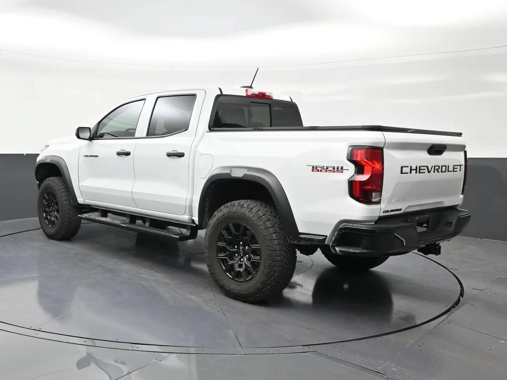 2024 Chevrolet Colorado Trail Boss photo 3