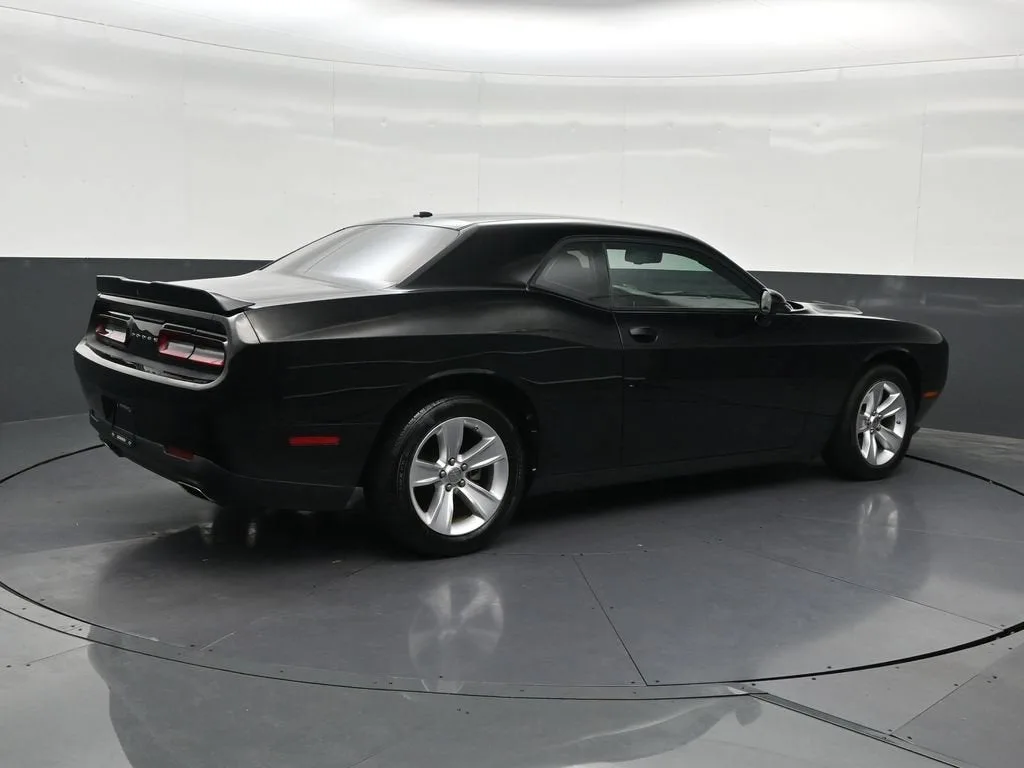 2023 Dodge Challenger SXT photo 5