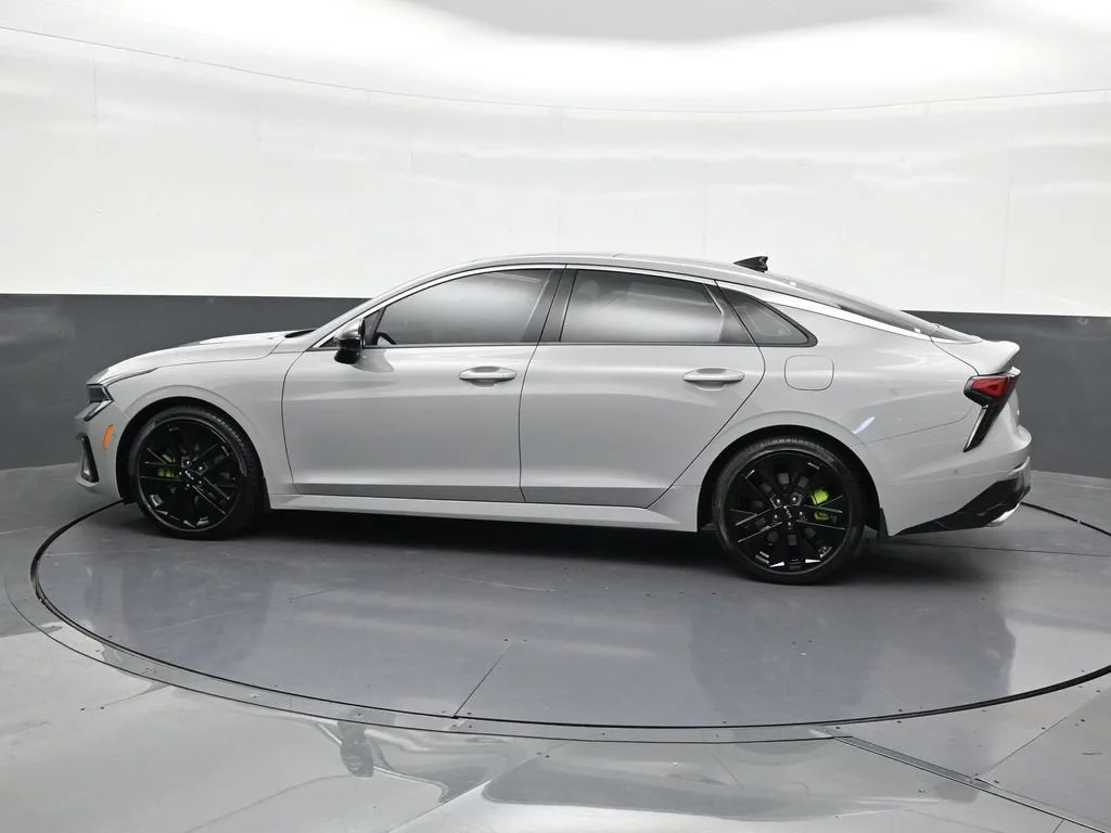 2026 Kia K5 GT photo 2