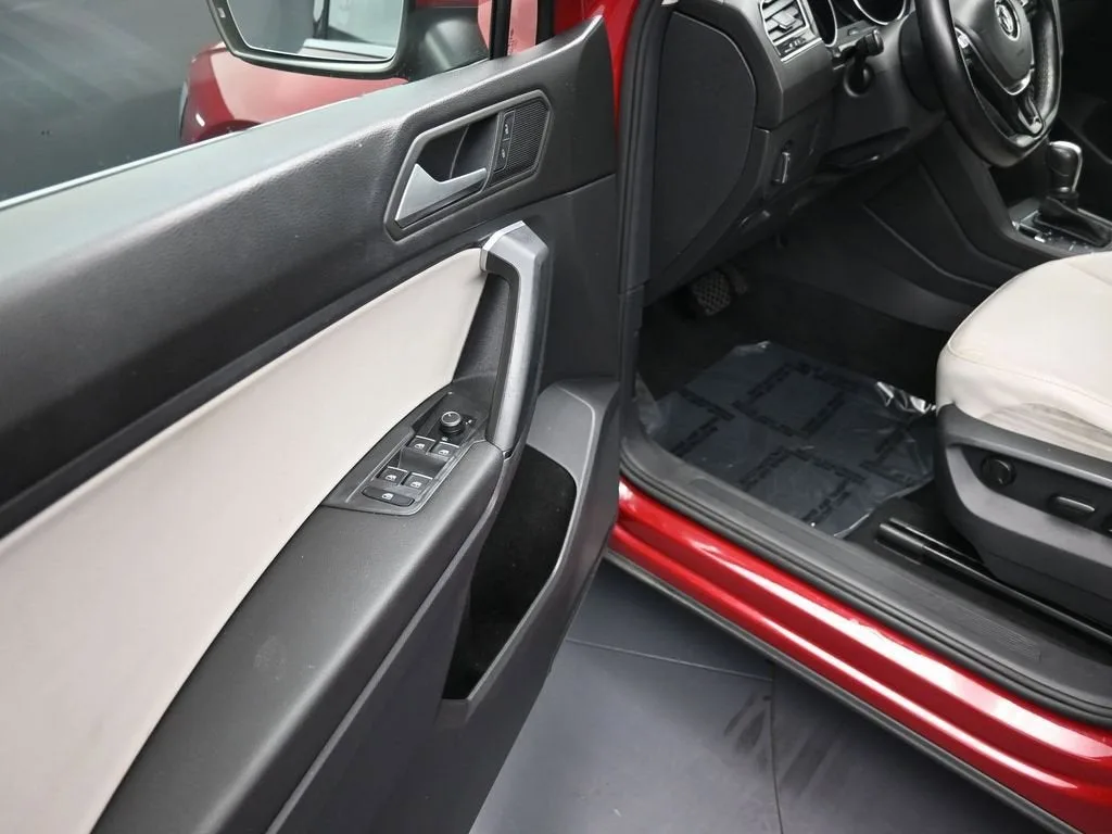 2019 Volkswagen Tiguan SE photo 12