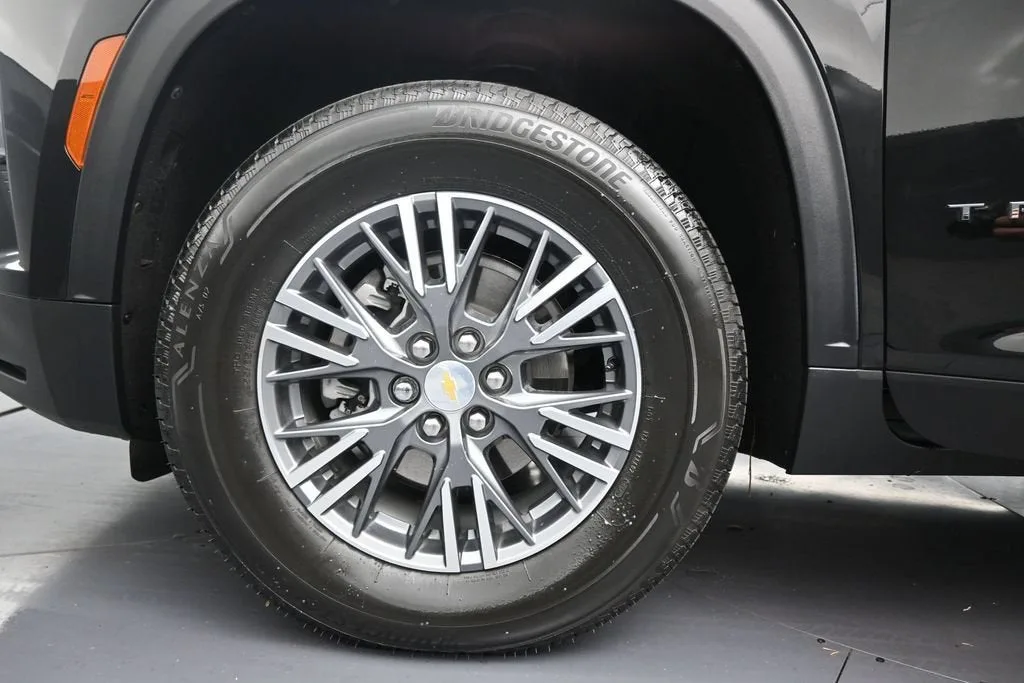 2026 Chevrolet Traverse LT photo 10