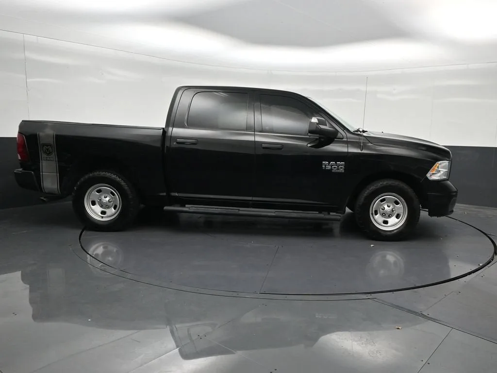 2021 RAM 1500 Classic Tradesman Crew Cab 4x2 5'7" Box photo 7