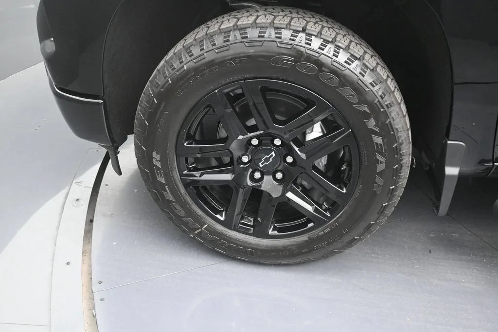2026 Chevrolet Silverado 1500 RST photo 9