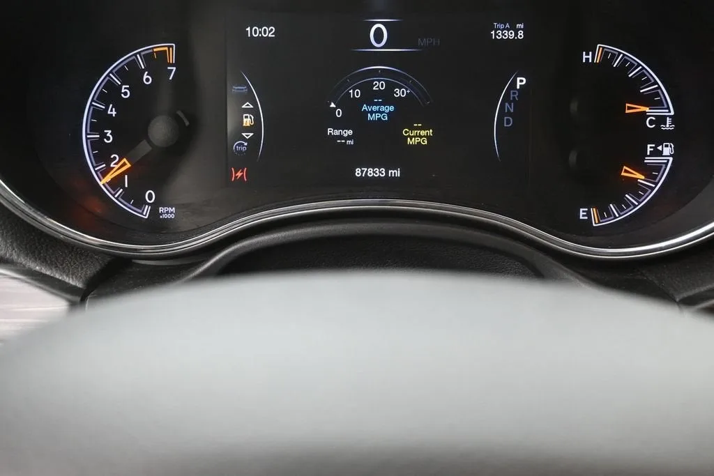 2020 Jeep Grand Cherokee Altitude 4x2 photo 11