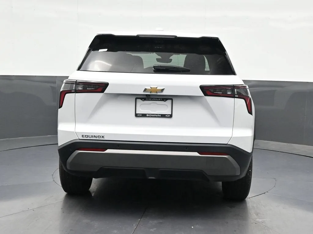 2025 Chevrolet Equinox LT photo 4