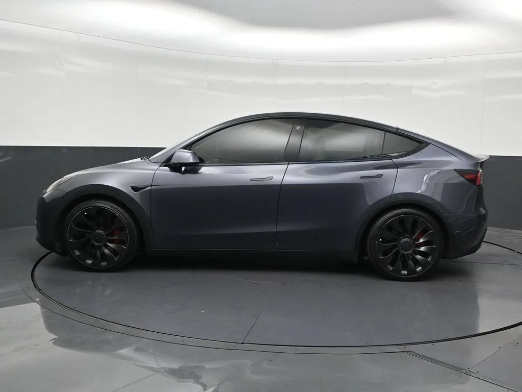 2022 Tesla Model Y Performance photo 2