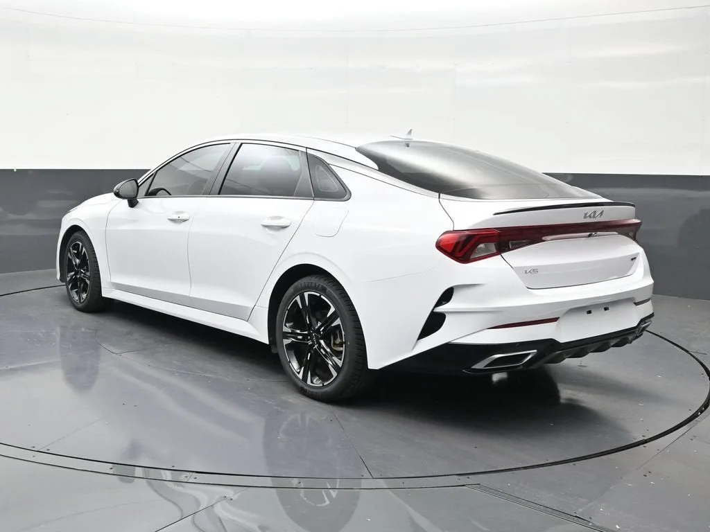 2024 Kia K5 GT-Line photo 3