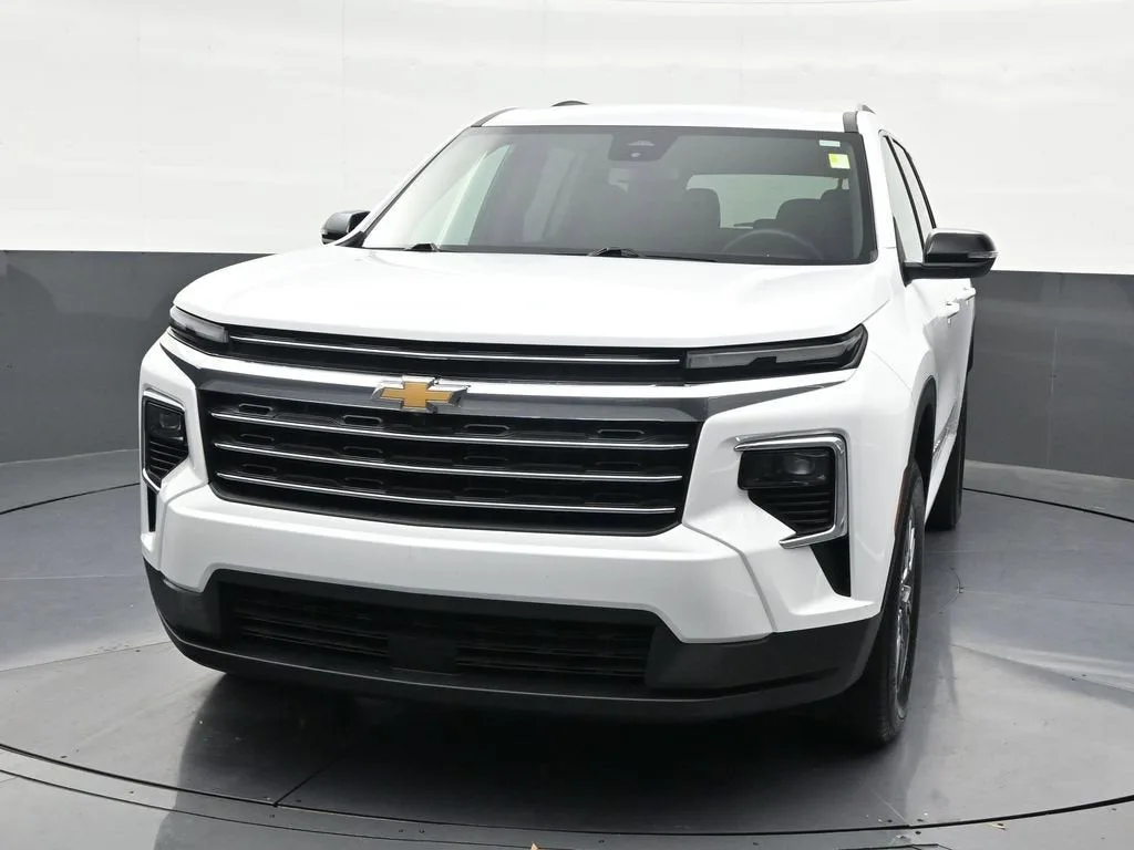2025 Chevrolet Traverse LT photo 9