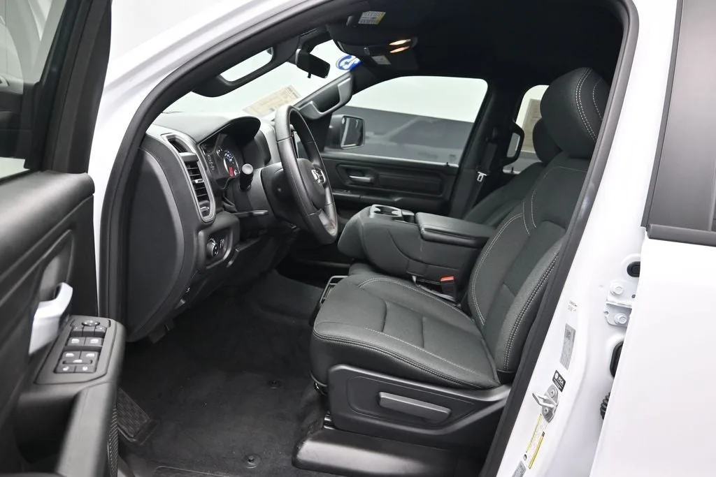 2025 RAM 1500 Tradesman photo 11