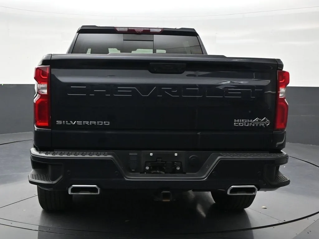 2023 Chevrolet Silverado 1500 High Country photo 4