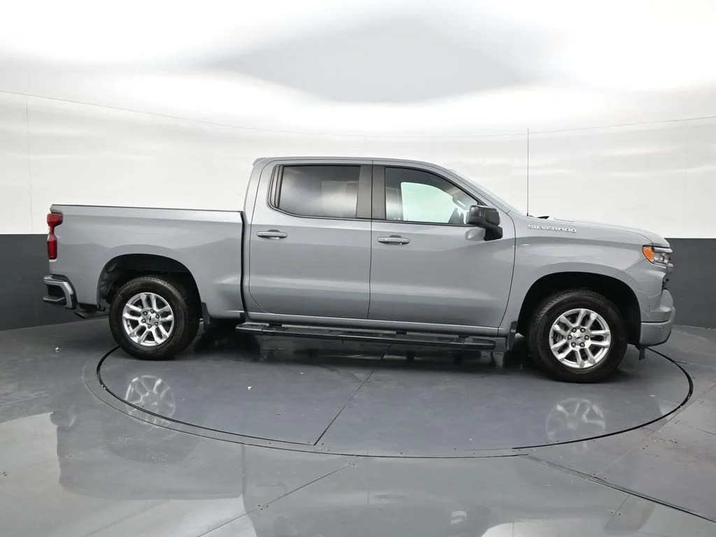 2025 Chevrolet Silverado 1500 RST photo 6