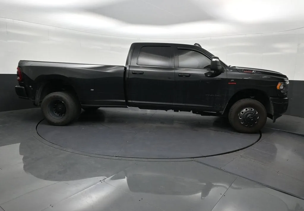 2024 RAM 3500 Big Horn Crew Cab 4x4 8' Box photo 7