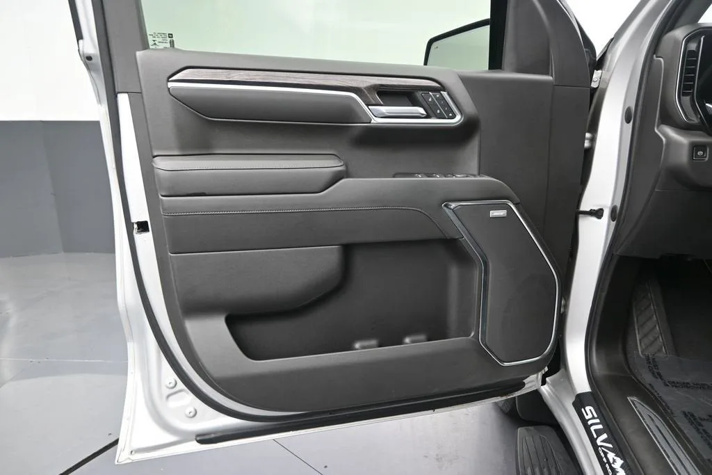 2022 Chevrolet Silverado 1500 LTZ photo 11