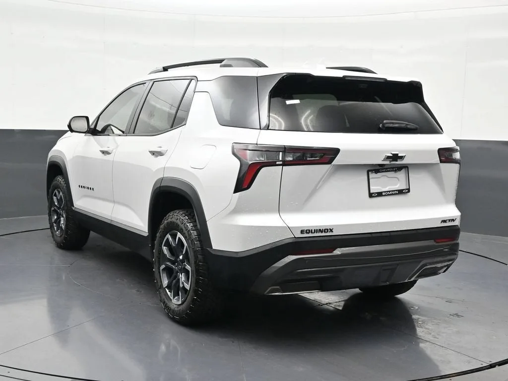 2025 Chevrolet Equinox ACTIV photo 3
