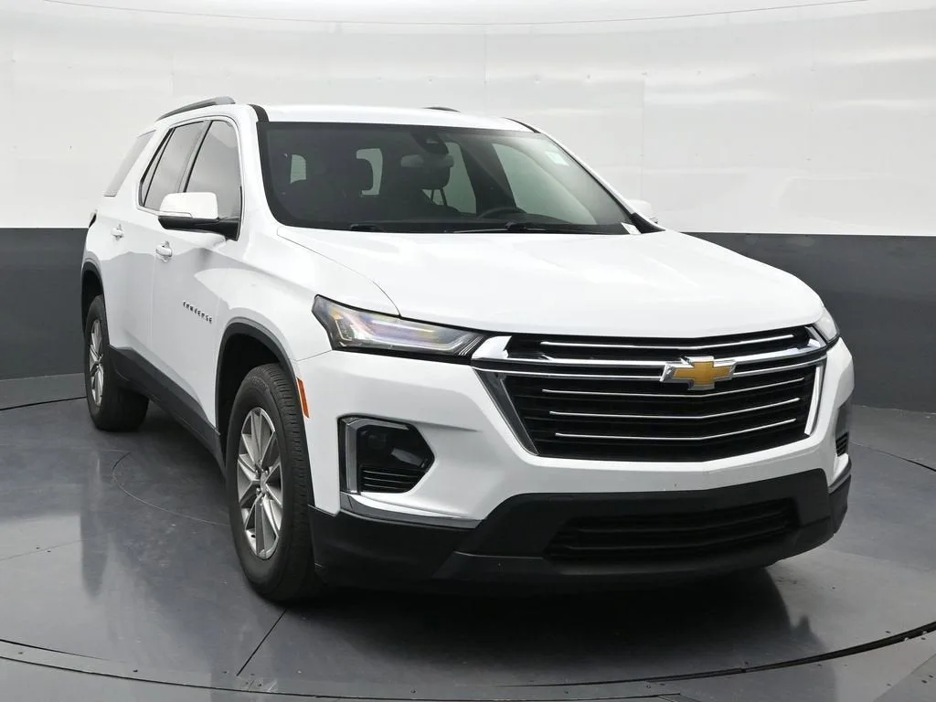2023 Chevrolet Traverse LT Cloth photo 7